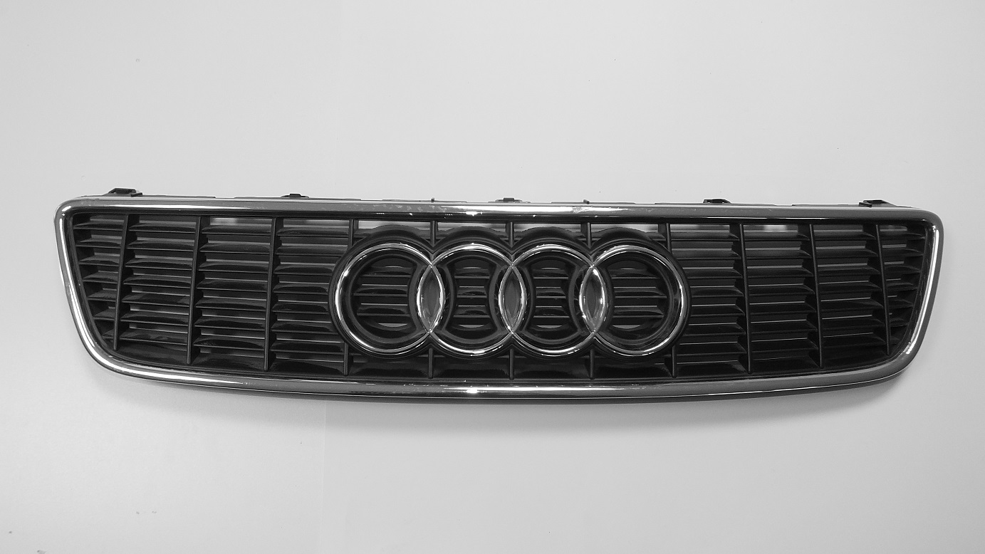 Решетка радиатора AUDI (A3) 1996-2000